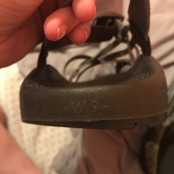 Chacos - Picture 4 of 4